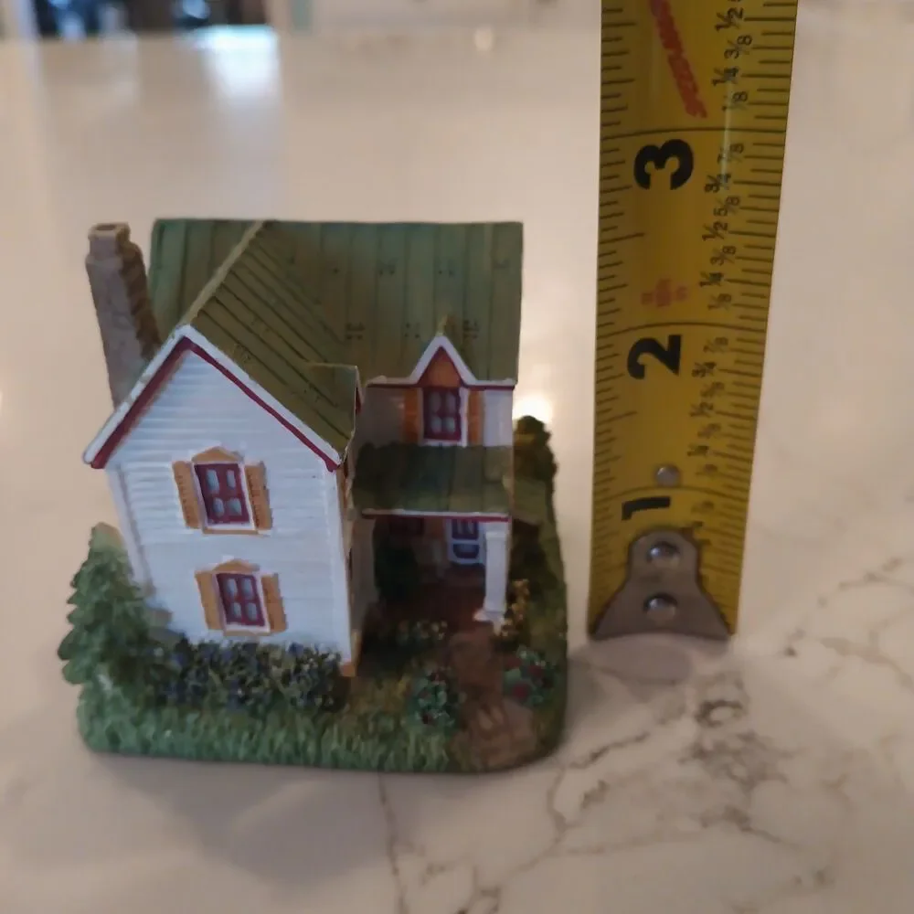 Liberty Falls Americana Village Collection The Henshaw House #AH181 -1999